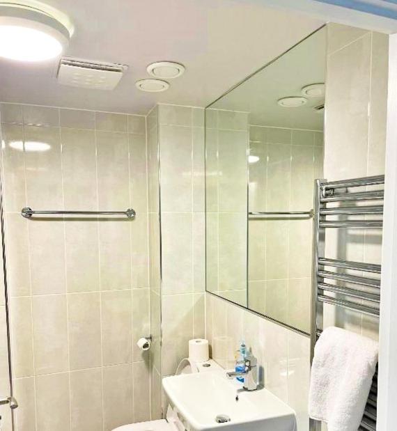 爱丁堡3 Bed House With Parking Near Airport别墅 外观 照片